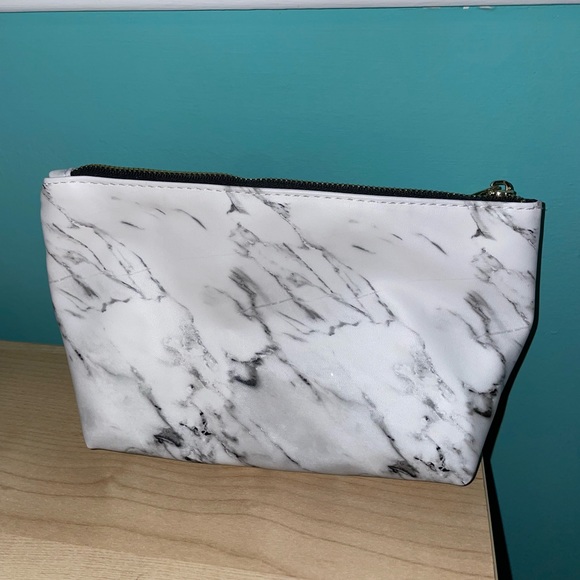 Makeup Travel Pouch - Picture 1 of 5